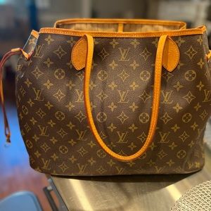 Louis Vuitton Monogram Neverfull GM.